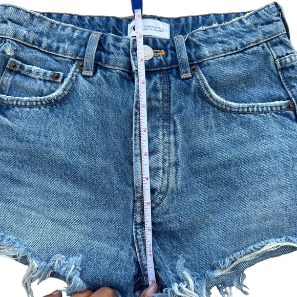 Zara Daisy Dukes size 0 - Picture 3 of 5